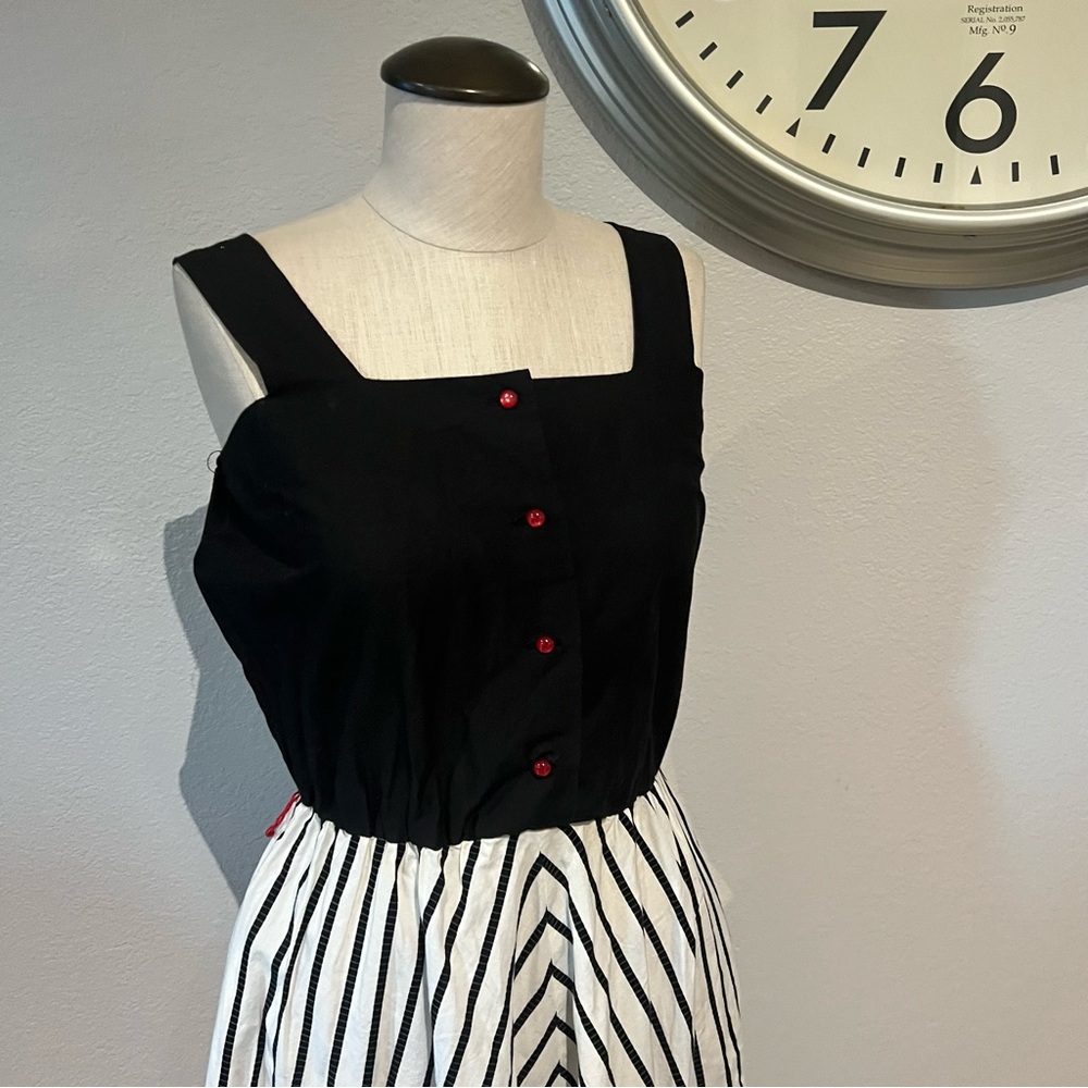 Vintage Black and White Striped Dress - Picture 2 of 5